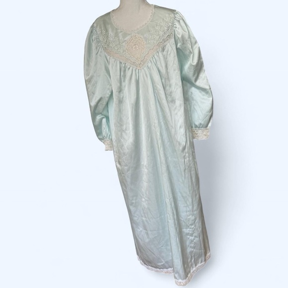 Vintage Christian Dior Pale Blue Nightgown / Loungewear...